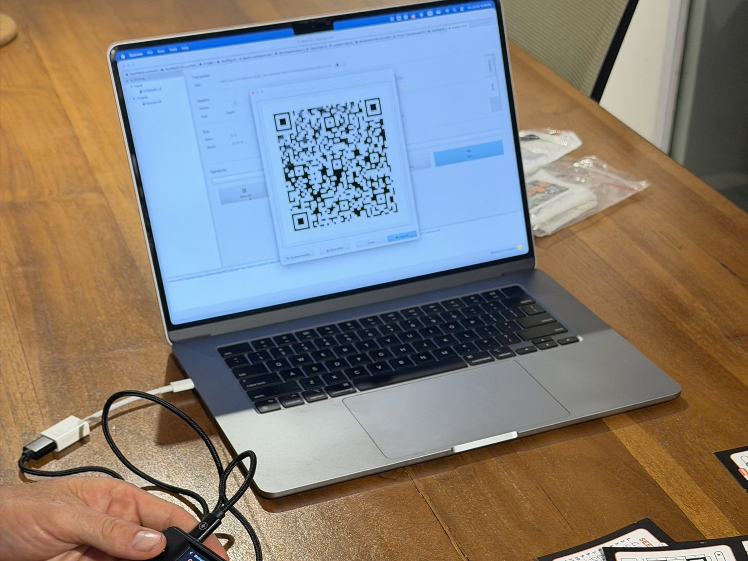 Signing a Bitcoin transaction with a hardware wallet at a Code Orange workshop